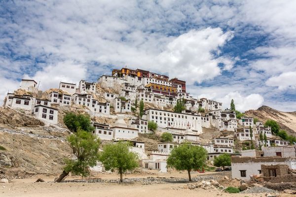 ศิลปกรรมและวัตถุสำคัญภายในอารามทิกเซย์ (Thiksey Monastery): ควรดูอะไรและมีความหมายอย่างไร