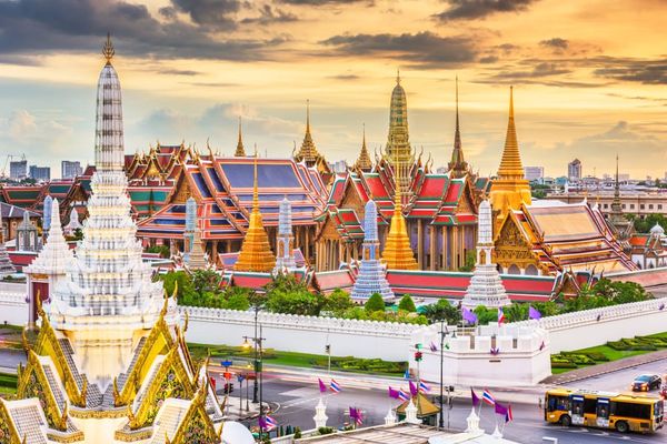 วัดพระศรีรัตนศาสดาราม (วัดพระแก้ว) กรุงเทพมหานคร คือที่ไหน? ประวัติ ความสำคัญ และเหตุผลที่ควรไปสักครั้ง