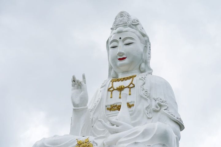 เจ้าแม่กวนอิมคือใคร? ประวัติพระโพธิสัตว์แห่งความเมตตาที่คนทั่วโลกเคารพ