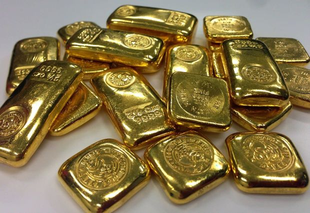Amazing Materials: Gold