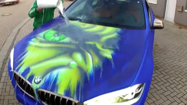 What is thermochromic paint? Where is it used?