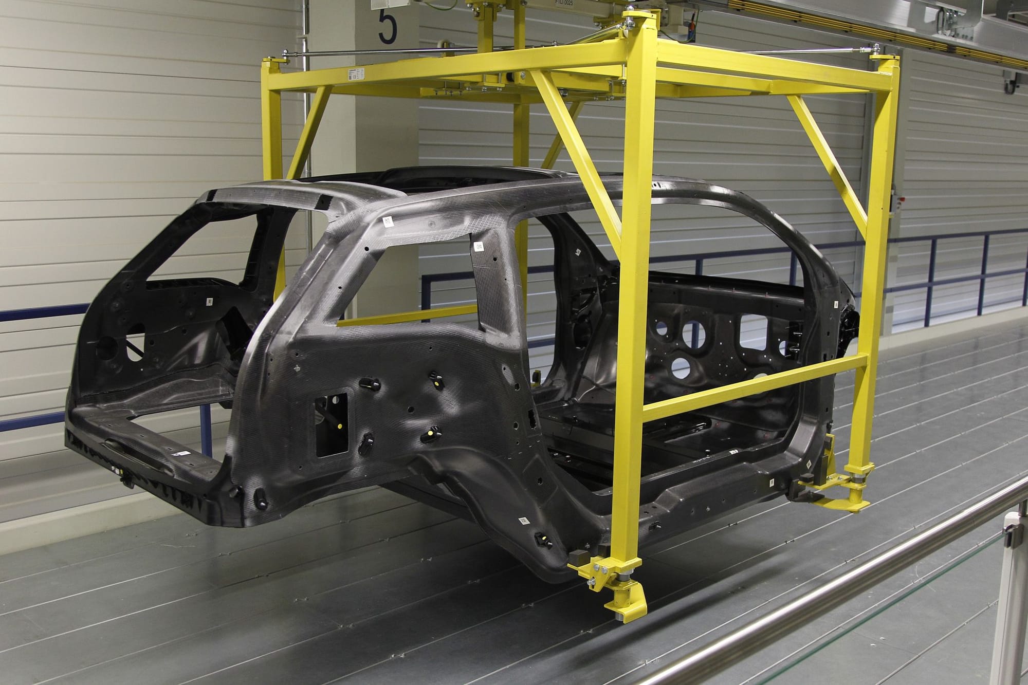 BMW i3 carbon fibre chassis
