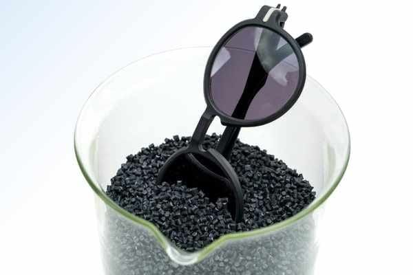 Sunnies made from seaweed in the works