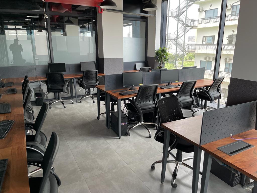 Dedicated desks at coworking space in Mohali