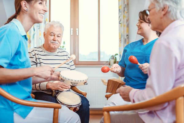 Benefits of music therapy for seniors