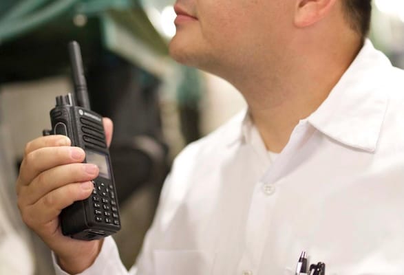 UHF 450MHz radiopuhelimet tehdaskäyttöön