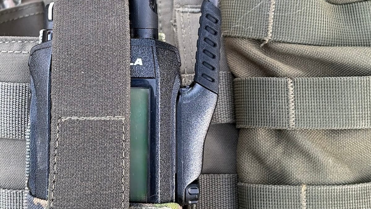 Motorola MOTOTRBO R7 radio ja TAC-PTT kenttäkäytössä