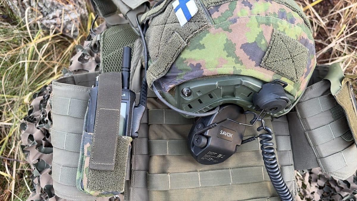 NEXUS liitin TAC-PTT puhepainikkeessa mahdollistaa käytön taktisen kuulokkeen kanssa