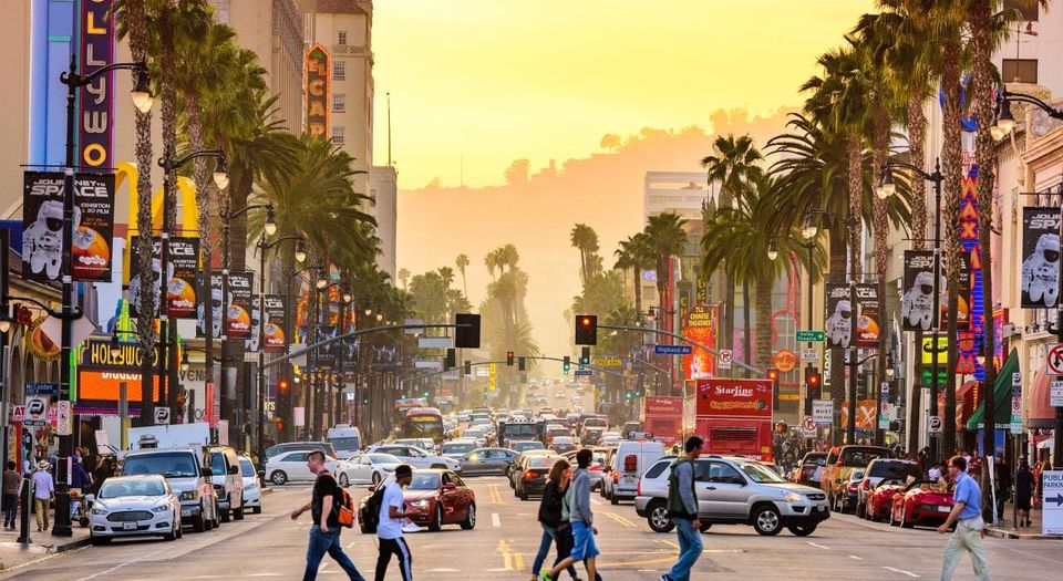 How Mobile Notaries Assist with Medical and Legal Documents in Los Angeles