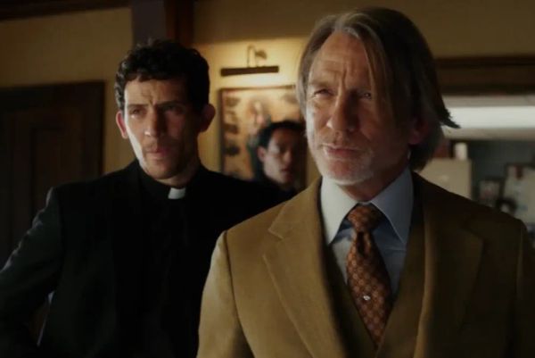 Wake Up Dead Man: A Knives Out Mystery