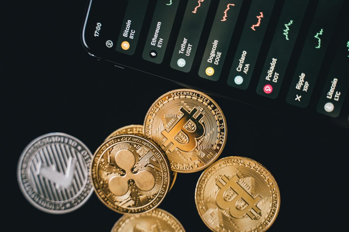 Injective Burns 3.4% of INJ Supply as Bitcoin Slumps 3.4% and XRP Migrates to Self-Custody — Can Crypto Recover Amid ETF Hopes and Oracle Crashes?
