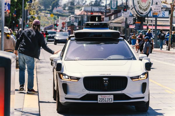 Tesla’s Robotaxi Takes Top Spot in Endurance Rally, Eyes 2026 Autonomy