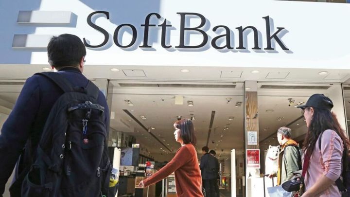 58% of 2025 VC Capital Shifts to AI Startups, Boosting Valuations