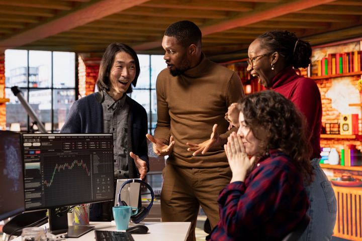 AI Startups Secure Milestone Funding; Vistara Advances with $450M Capital Round