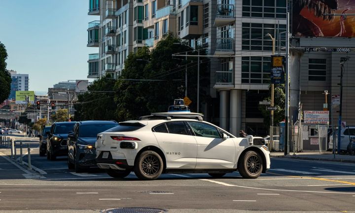 Waymo Car Enters LAPD Standoff, Raising Autonomy Concerns