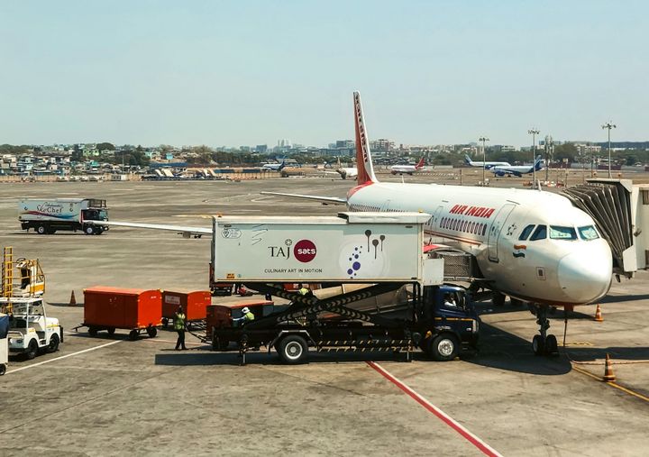 IndiGo Crisis Deepens with DGCA Probe & 10% Flight Cuts | Air India Grounding, SpiceJet Surge, Vertical Valo eVTOL Unveil