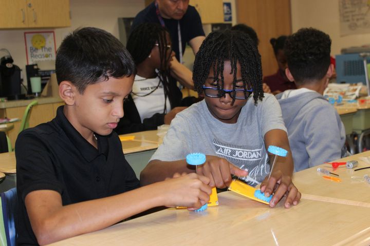 Build-A-Bot Encourages Teamwork with Youth in Afterschool
