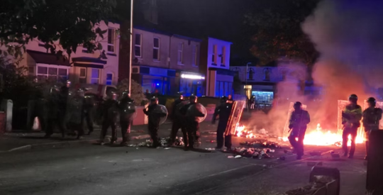How are indie news providers covering the riots?