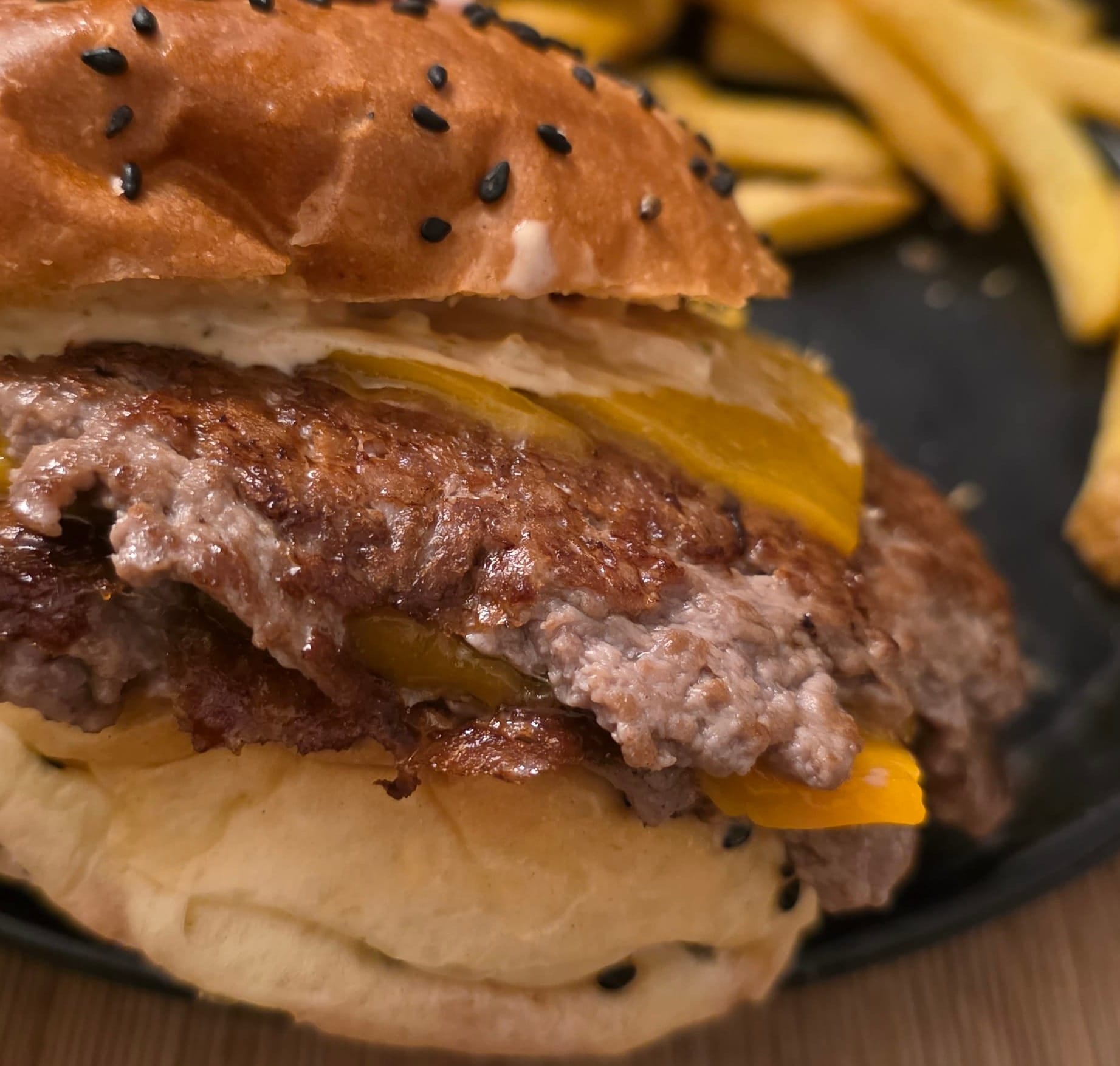 Gros plan sur la viande du Maverick chez Qui Résiste. 