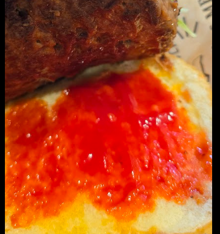 L'image du ketchup de chez Holy Cow.