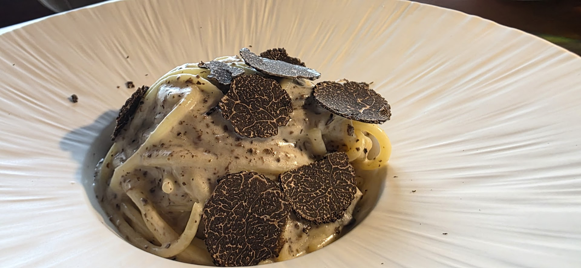 Un plat de pâte à la truffe chez Maccarò à Lausanne, dans le quartier du Flon.