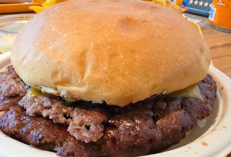 Smash Burger chez Sboom au Mont-sur-Lausanne.