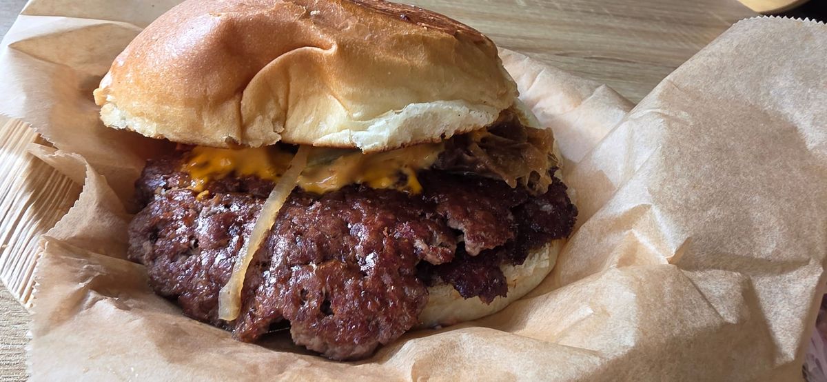 Un smash burger chez Mealz. 