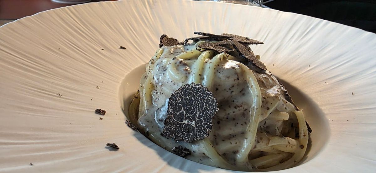 Des spaghettonis à la truffe noire 
