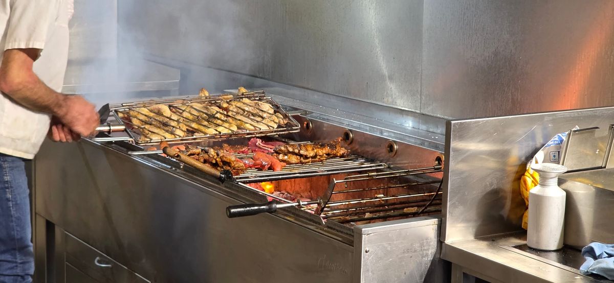 Le grill à charbon de la Casa Portuguesa de Romanel. 