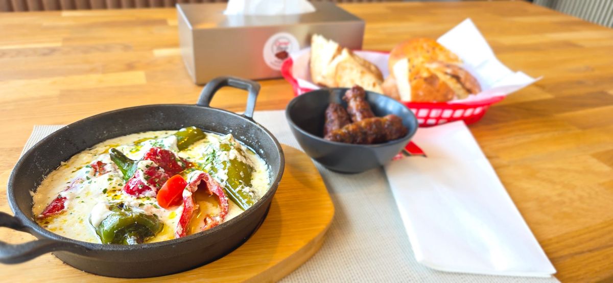 Un menu complet au Cevap Store à Lausanne. 