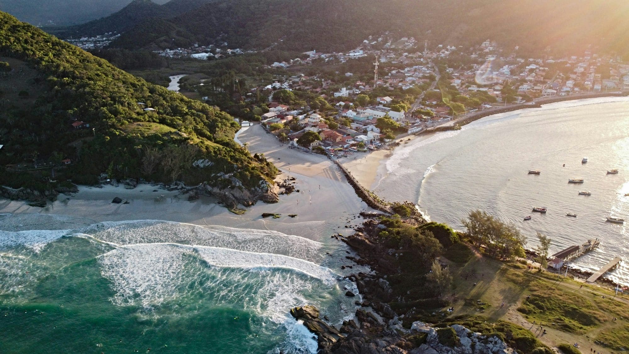 The fine white sand of the Armação beach