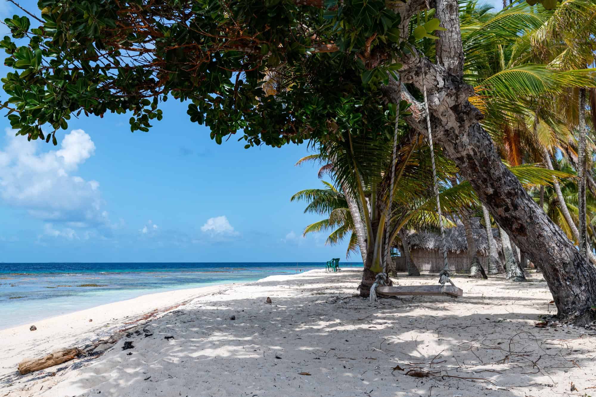 The beach on Isla Iguana