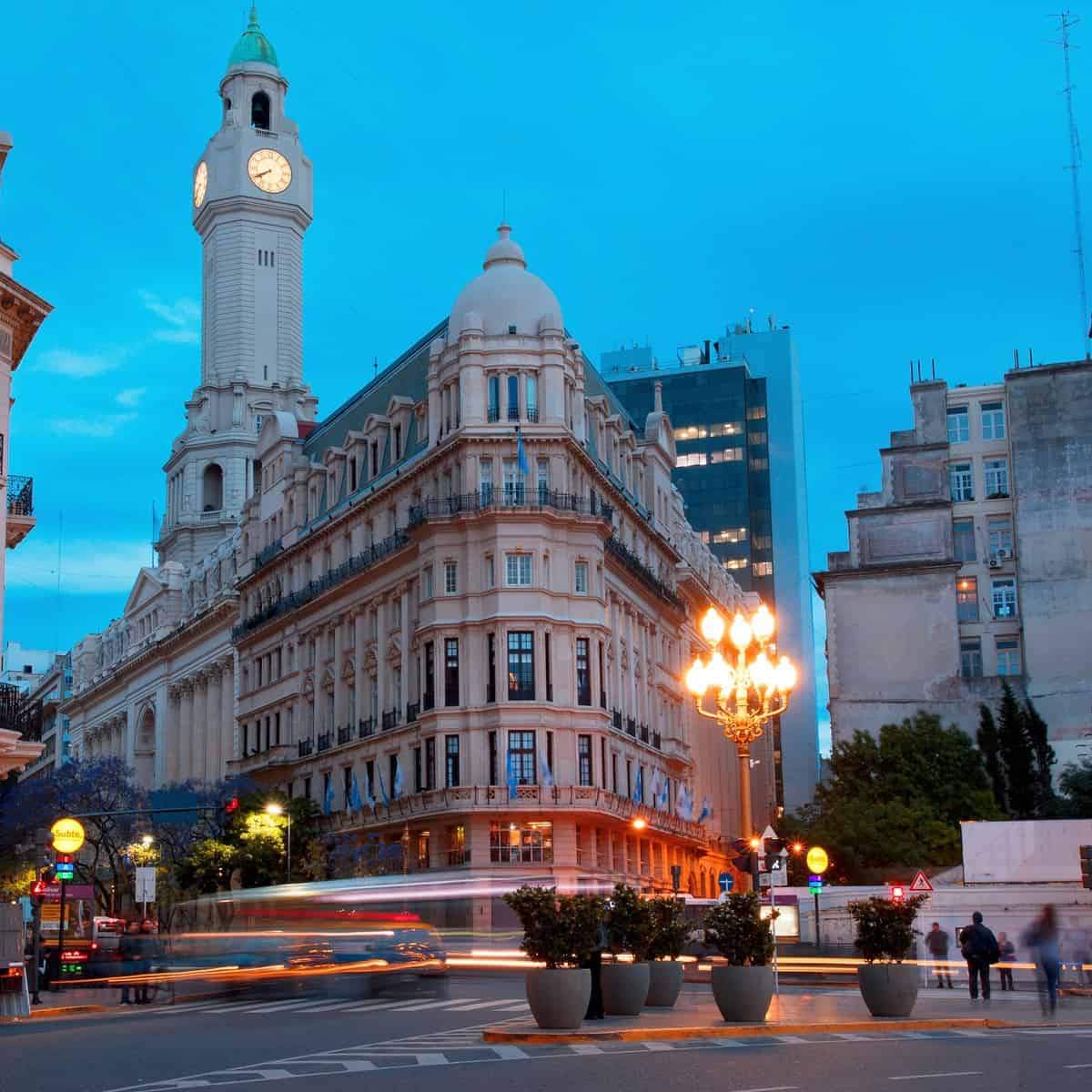 San Nicolas area at night.
