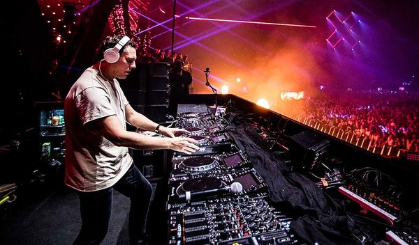 Tiësto Business
