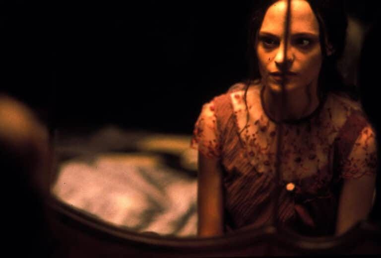 Female Loneliness: May (Lucky McKee, 2002)