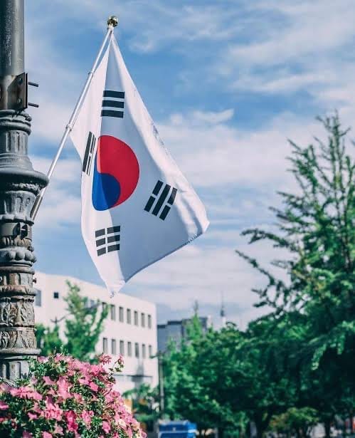 News graphic on AI hacking in South Korean banks