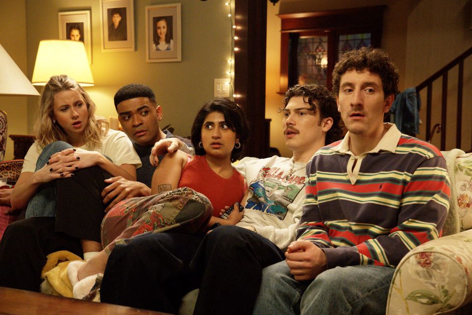Humorvolles Erwachsenwerden: FX-Comedyserie „Adults“ meldet sich mit Staffel 2 auf Disney+ zurück