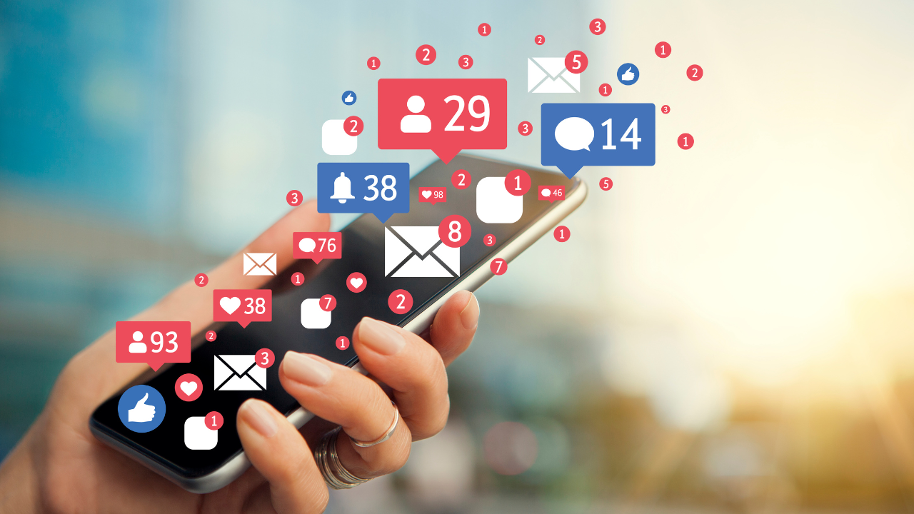Caos digital en campañas políticas por exceso de mensajes y notificaciones en redes sociales