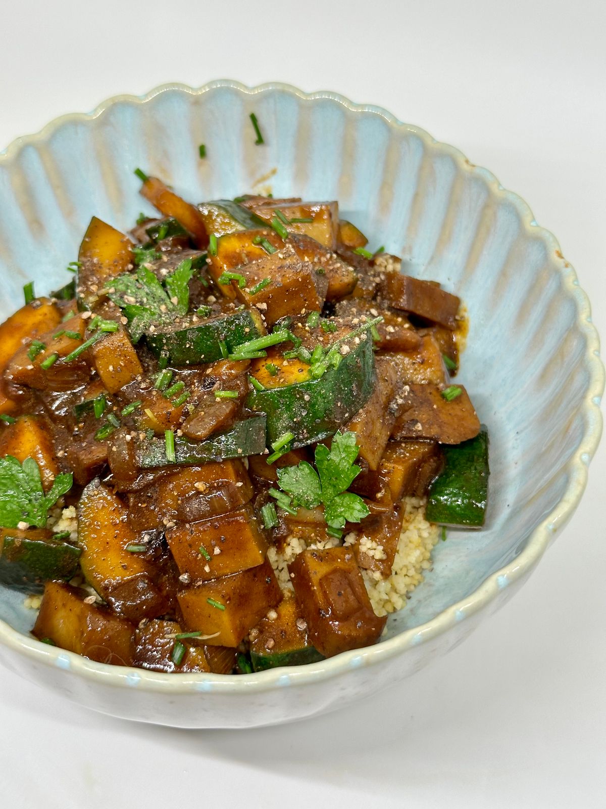 Seitan con salsa di soia e zucchine