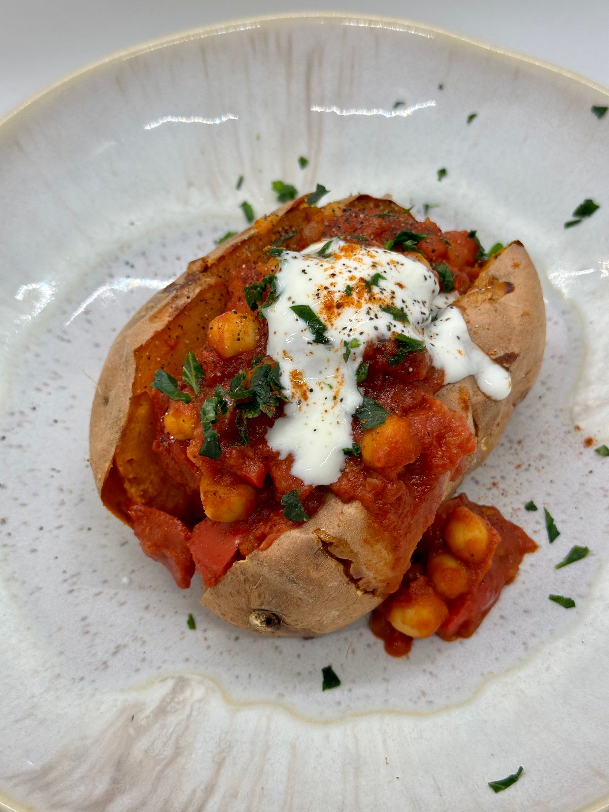 Jacket Potato con chili di ceci
