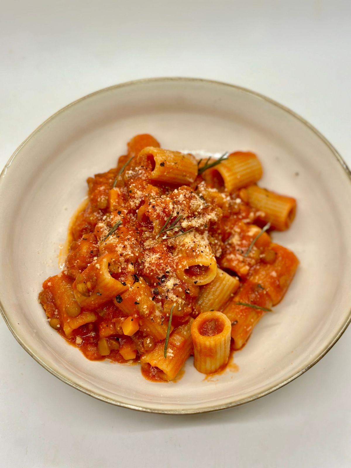Pasta con ragù di lenticchie