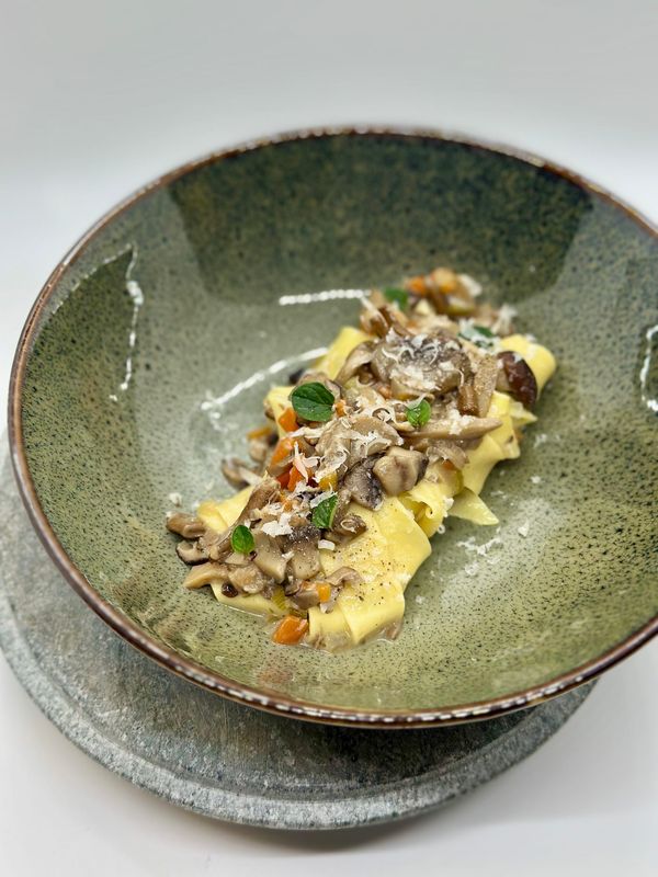 Tagliatelle al Ragù bianco di Funghi