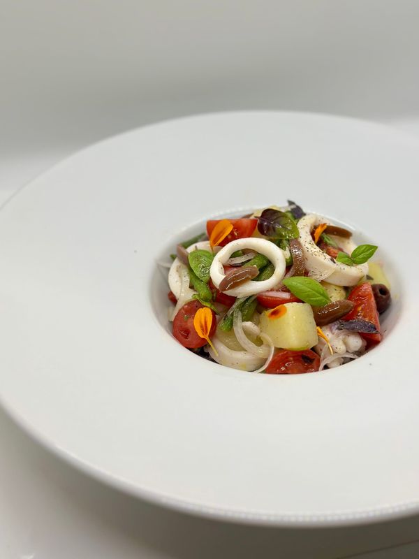 Insalata estiva di calamari, fagiolini e patate