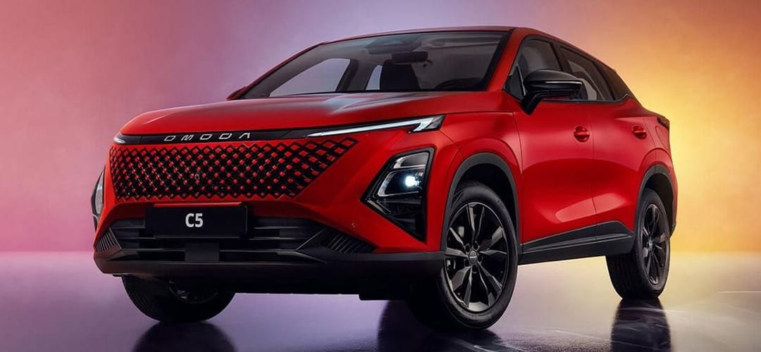 Omoda 5 compacte SUV elektrisch schuin vooraanzicht