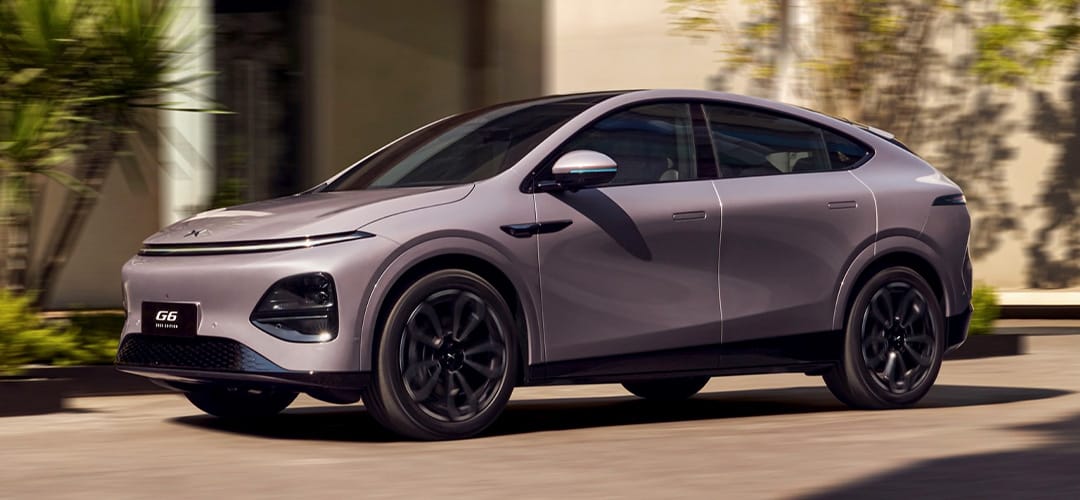 Xpeng G6 elektrische SUV-coupé aan de snellader
