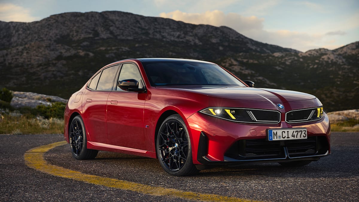 Nieuwe BMW 3 Serie sedan met Neue Klasse-design, schuin vooraanzicht