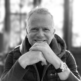Nicholas (Ambassador. Dr.) Jeffery Joins WRN News Team
