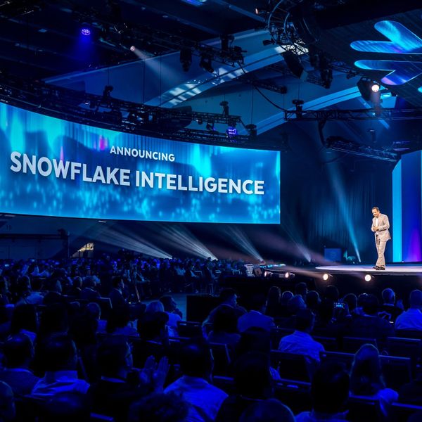 AI Made Simple: Dummies Guide Revolution on Snowflake