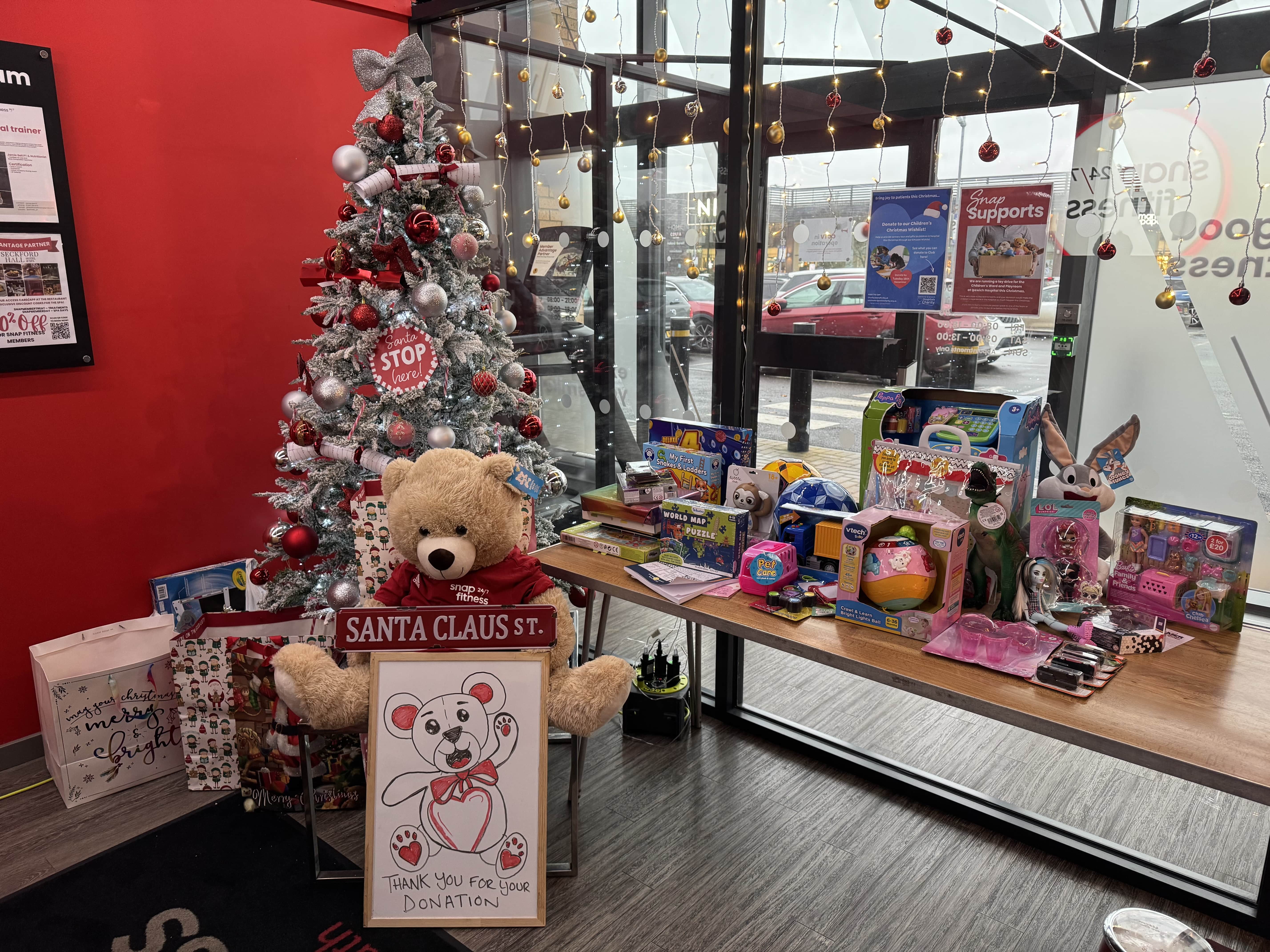 Christmas tree and toys