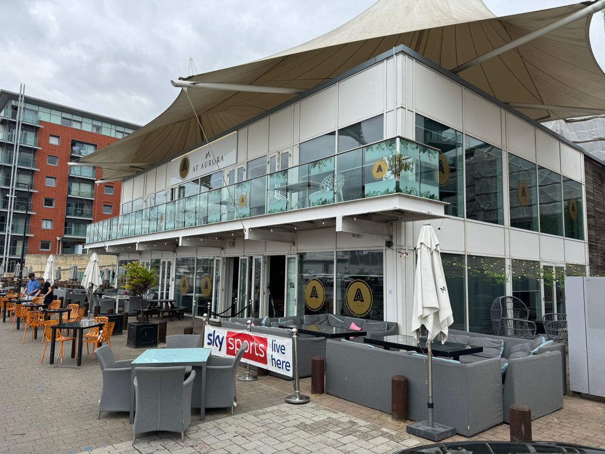 A-Listers at Aurora Bar